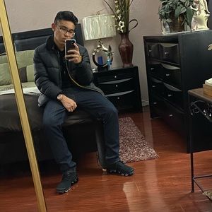 Meet your Posher, Adrian